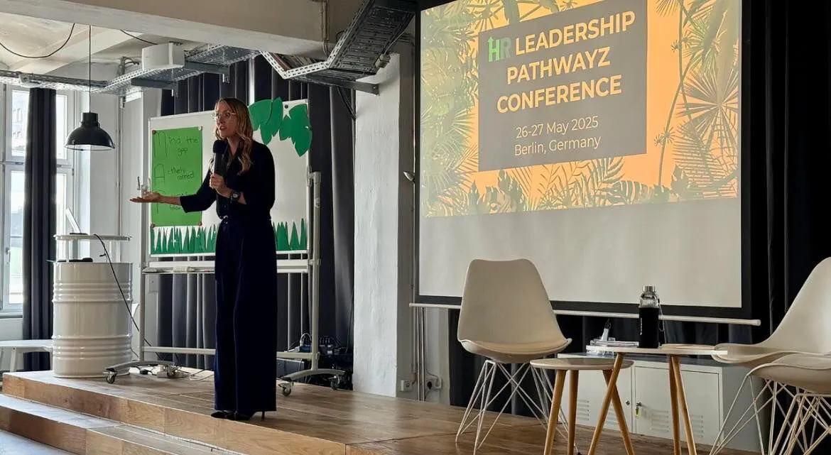 How Amber Vanderburg from The Pathwayz Group uses AhaSlides to transform leadership training 
