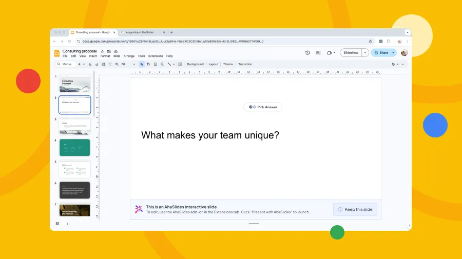 Interaktivní snímek AhaSlides vložený do Google Slides s výzvou k zapojení publika.